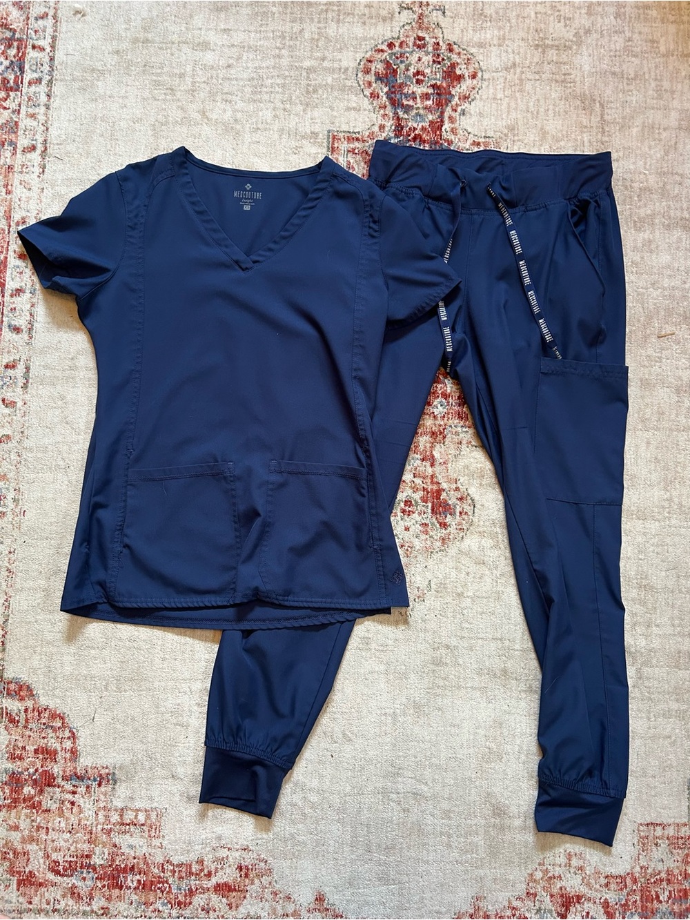Med Couture scrub set